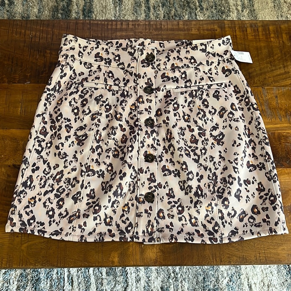 ❗️Closet Clear Out❗️Maurices Leopard Print Button Skirt